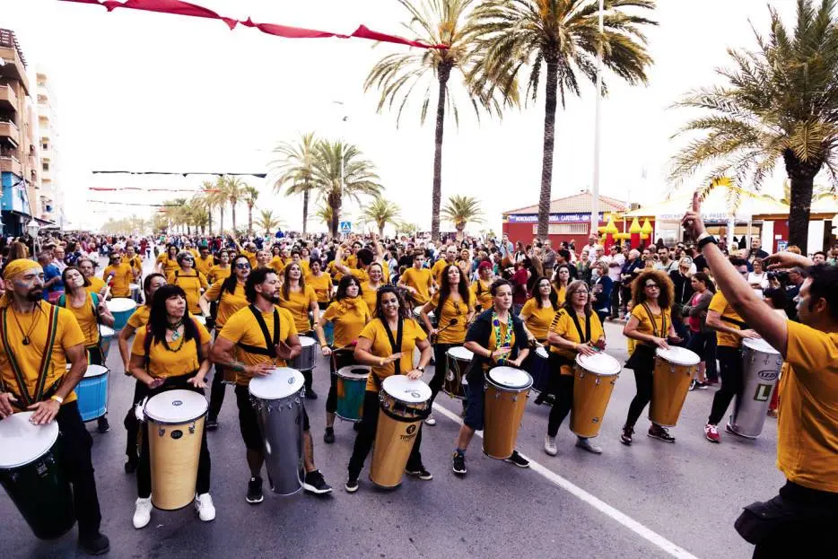 [CIENTAMBORES] ESPECTÁCULO DE BATUCADA